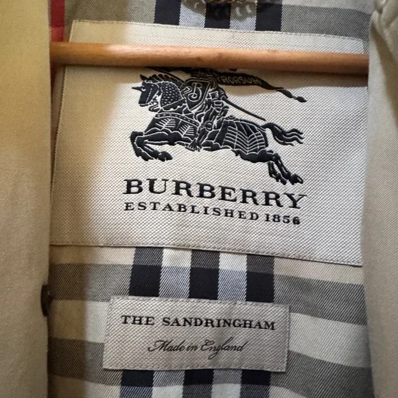 Burberry Sandringham Double-Breasted Trench Coat in mid-length size uk 10 - Picture 5 of 11